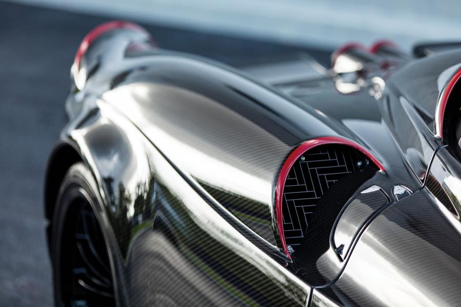 Детали экстерьера Pagani Huayra Roadster (94 of 100) 2017 года  (NA) (фото 60 из 61)